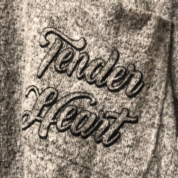 Light Gray Soft Long Sleeved Graphic Top F21 Small - Picture 4 of 6